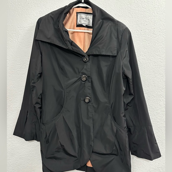 Votre nom Paris women’s rain jacketet size sm
Flared arms pleated pockets - Picture 1 of 5